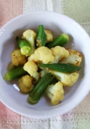 カリフラワーとおくら★まろやカレー炒め♪-レシピのメイン写真