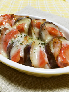 なすとトマトとベーコンのチーズ焼き-レシピのメイン写真