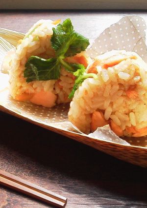 おにぎり～みつ葉とサーモンのバター醤油♪-レシピのメイン写真