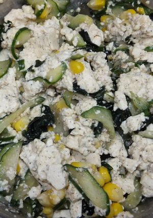 コーンと豆腐とキュウリとワカメのサラダ-レシピのメイン写真