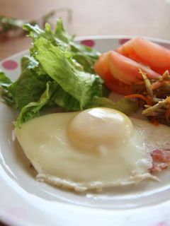 ベーコンチーズの目玉焼き-レシピのメイン写真