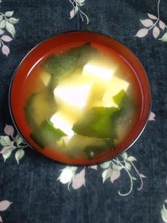 超簡単♬豆腐とわかめの味噌汁-レシピのメイン写真