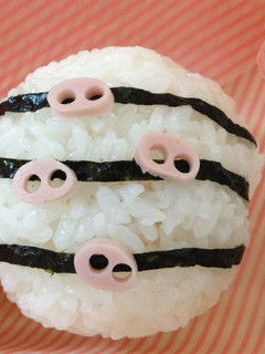 乗せるだけ♪ブタっ鼻おにぎり-レシピのメイン写真
