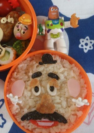 丸いお弁当箱でMr.ポテトヘッド♪-レシピのメイン写真