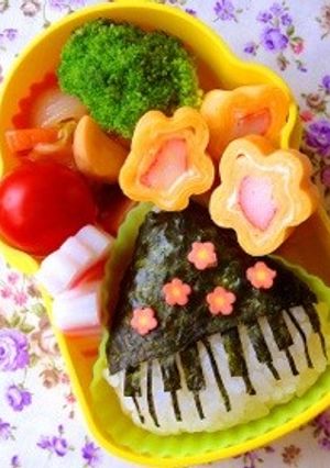 ピアノおにぎり♪キャラ弁♪鍵盤の解説付♪-レシピのメイン写真