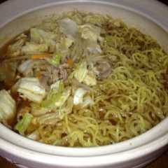 รูปของ 手作りスープで鍋ラーメン☆