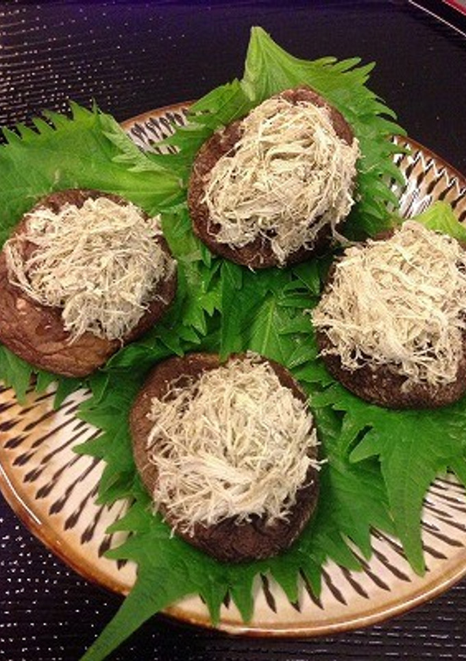 とろろ昆布をのせた焼き椎茸-レシピのメイン写真