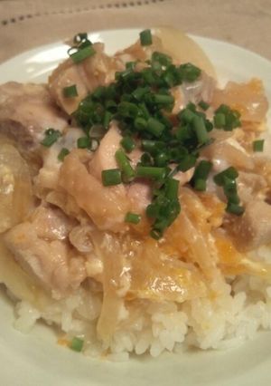たーくさん玉ねぎであまーい親子丼♪-レシピのメイン写真