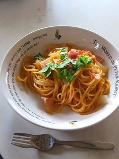 玉ねぎとベーコンの和風パスタ バジル添え-レシピのメイン写真