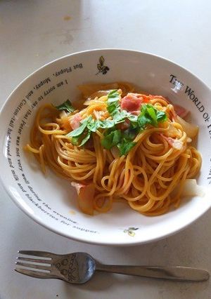 玉ねぎとベーコンの和風パスタ　バジル添え-レシピのメイン写真