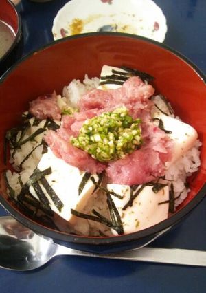 豆腐でかさまし♪鮪の叩き丼-レシピのメイン写真