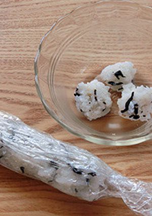 離乳食〜幼児食に　簡単！極小おにぎり-レシピのメイン写真