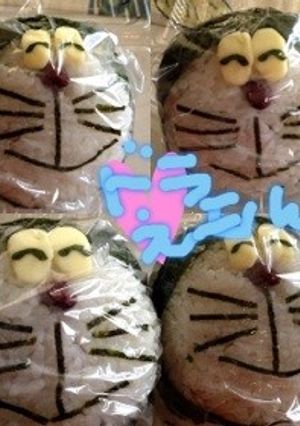 ドラえもんおにぎり-レシピのメイン写真