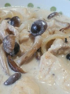 簡単★鶏肉とキノコのクリーム煮-レシピのメイン写真
