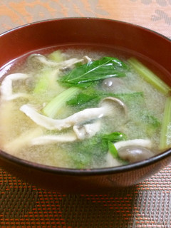 小松菜としめじのお味噌汁-レシピのメイン写真