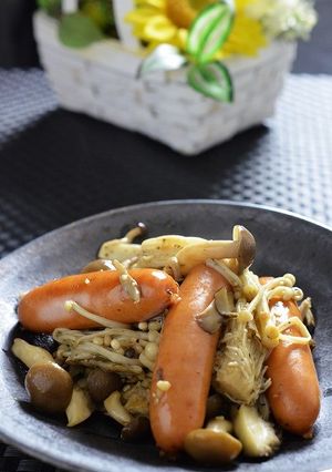 簡単！ソーセージときのこのガリバタ醤炒め-レシピのメイン写真