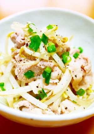 節約食材で！もやしと豚こまの中華風炒め-レシピのメイン写真