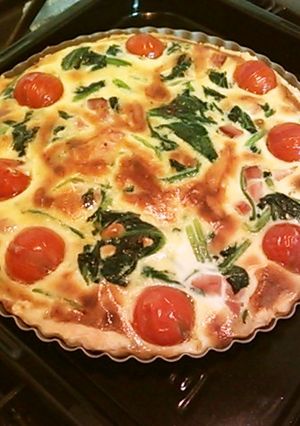 簡単絶品♪ベーコンとほうれん草のキッシュ-レシピのメイン写真