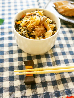 鶏きのこ&ひじきの炊き込みご飯-レシピのメイン写真