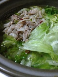 塩ラーメンスープで作る豚バラレタス鍋-レシピのメイン写真