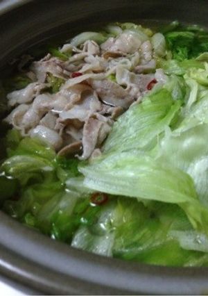 塩ラーメンスープで作る豚バラレタス鍋-レシピのメイン写真