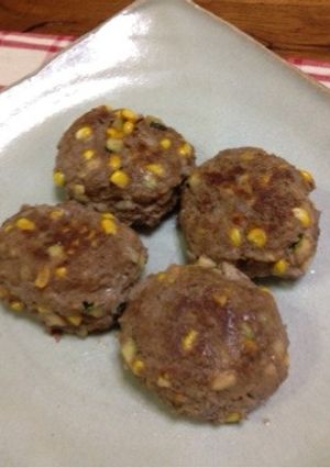 とうもろこし・ズッキーニ入りハンバーグ-レシピのメイン写真