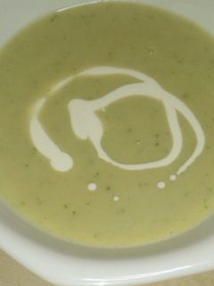 胡瓜とじゃが芋の冷製スープ・ビシソワーズ-レシピのメイン写真