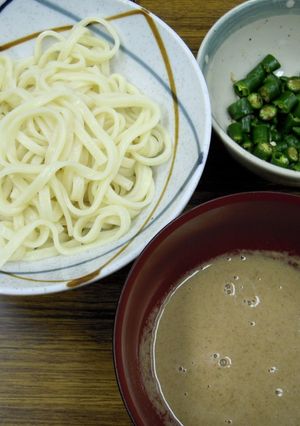 簡単くるみ汁うどん(200円ランチ)-レシピのメイン写真