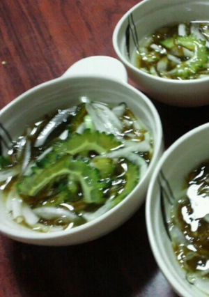 もずく酢DEごうやと玉ねぎの簡単酢の物-レシピのメイン写真