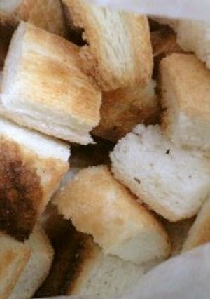食パンの耳でクルトン-レシピのメイン写真