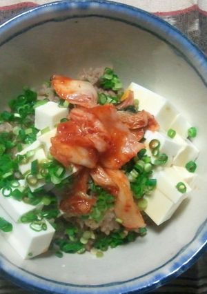 夏にさっぱり　キムチ冷奴丼-レシピのメイン写真