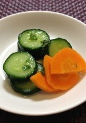 簡単に☆きゅうりと人参の漬物-レシピのメイン写真