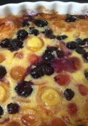 さくらんぼとブルーベリーのクラフティ-レシピのメイン写真