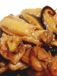 簡単!鶏手羽と椎茸のやわやわジンジャー煮-レシピのメイン写真