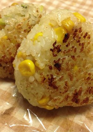 香ばしい♡バター風味焼きもろこしおにぎり-レシピのメイン写真