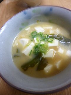 2人分・豆腐・あげ・わかめのみそ汁-レシピのメイン写真