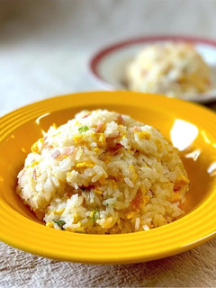 シンプルすぎる!ハムと卵、ねぎだけ炒飯-レシピのメイン写真