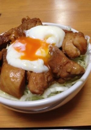 簡単☆てりやきチキンとろーり温玉のせ丼-レシピのメイン写真