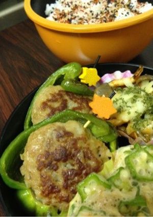 お弁当に♪冷凍ハンバーグでピーマン肉詰め-レシピのメイン写真
