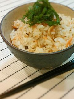 簡単☆鮭ときのこのバター醤油炊き込みご飯-レシピのメイン写真