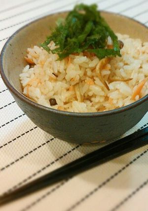 簡単☆鮭ときのこのバター醤油炊き込みご飯-レシピのメイン写真