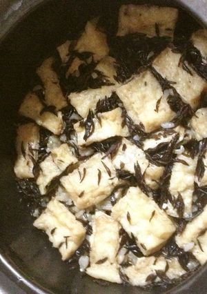 土鍋で♪ひじきと油あげの 炊き込みごはん-レシピのメイン写真