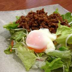 รูปของ 肉味噌サラダ丼
