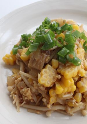 エノキタケ玉ねぎコーンの醤油麹炒め-レシピのメイン写真