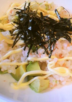 一人ランチ＊鮭フレークとアボカド簡単丼♪-レシピのメイン写真