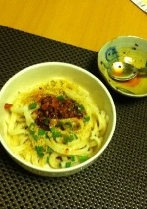 【簡単】桃ラーでピリ辛☆油そば風うどん-レシピのメイン写真