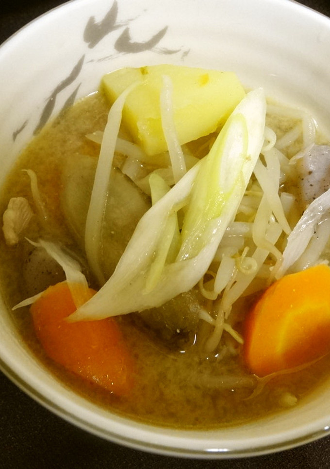 もやしでかさまし　野菜たっぷり節約豚汁-レシピのメイン写真
