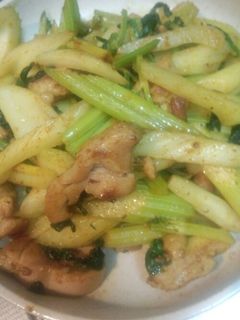 セロリと鶏肉のカレー炒め-レシピのメイン写真