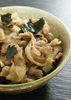 日出蔵丼風 豚バラシメジ丼-レシピのメイン写真