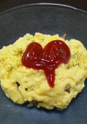 中の御飯は醤油味のオムライス-レシピのメイン写真
